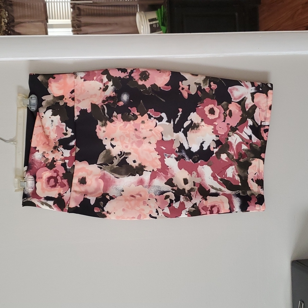 Flower pencil skirt